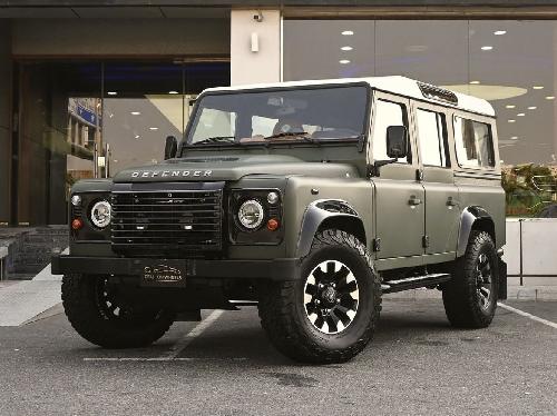 Land Rover Defender 